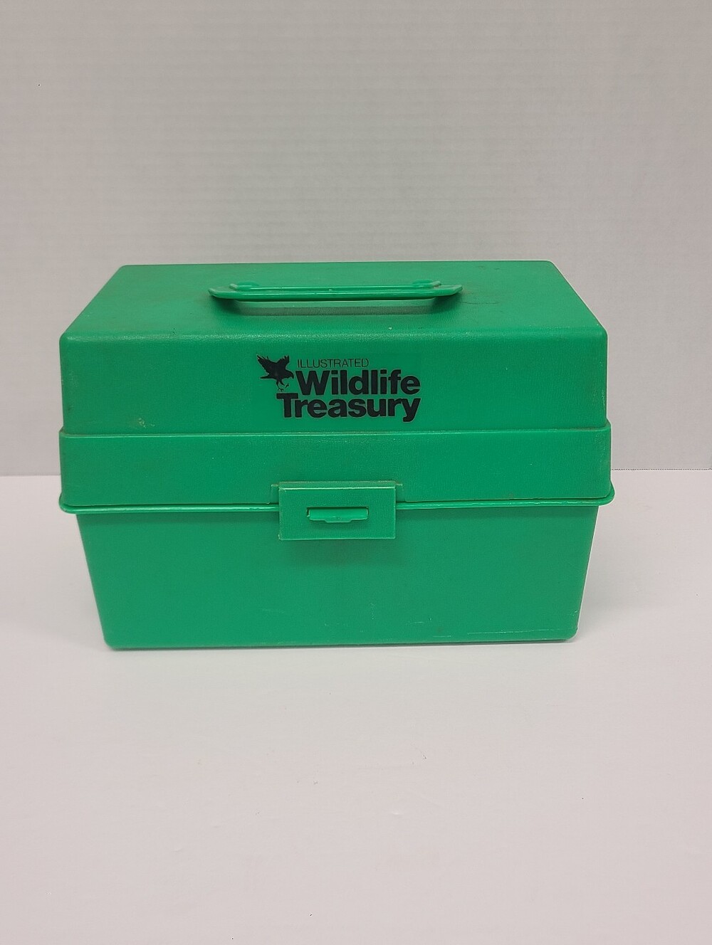 Vintage 1975 Illustrated Wildlife Treasury Plastic Box Animal Info Cards